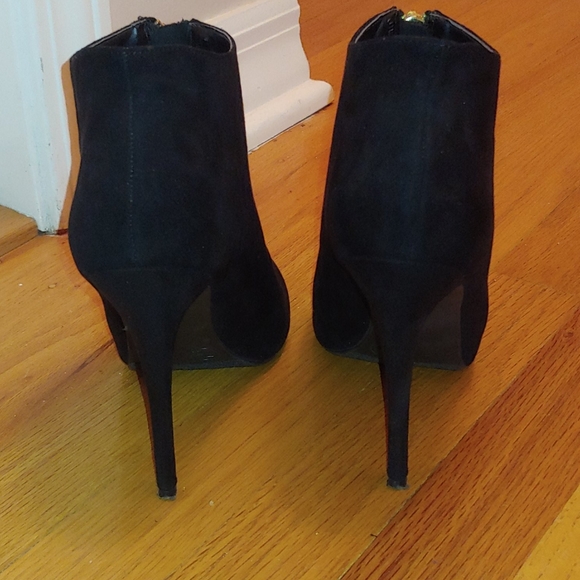 Booties - Picture 4 of 10